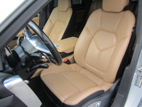 Used 2016 Porsche Cayenne S w/ Premium Plus Package image 18