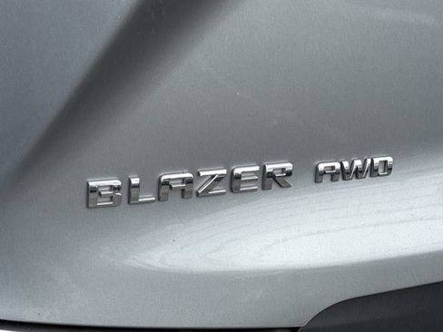 Used 2024 Chevrolet Blazer LT image 9