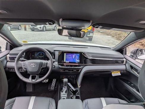 New 2026 Toyota Camry SE FWD image 17