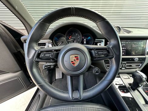 Certified 2023 Porsche Macan Turbo image 16