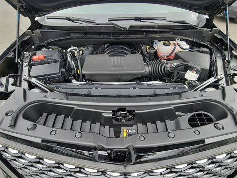 Used 2025 Cadillac Escalade ESV Premium Luxury image 30