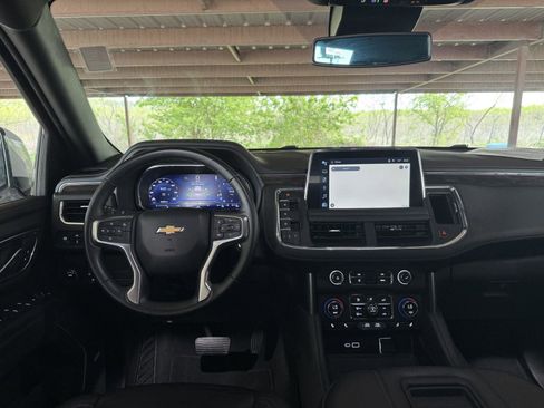 Used 2024 Chevrolet Suburban LT image 21