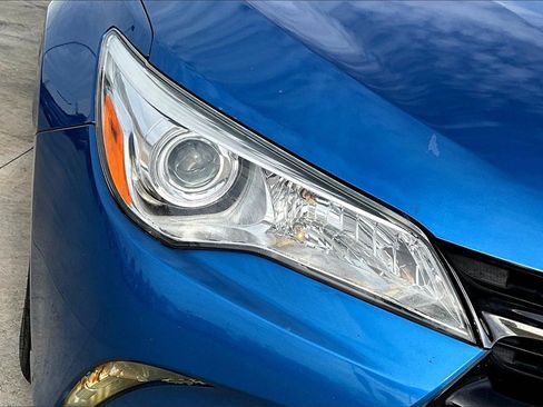 Used 2017 Toyota Camry SE image 29