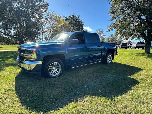 Used 2018 Chevrolet Silverado 1500 LT w/ All Star Edition AWD/4WD image 3