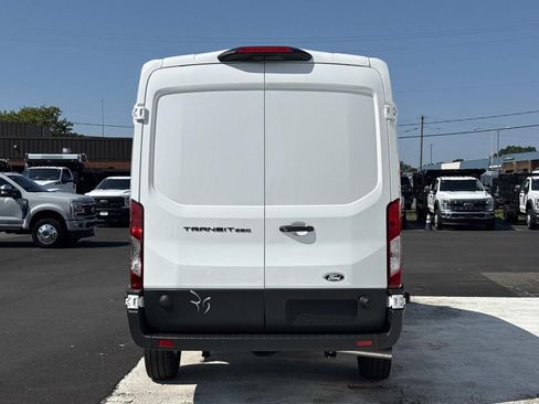 New 2026 Ford Transit 250 148 Medium Roof w/ Load Area Protection Package RWD image 4