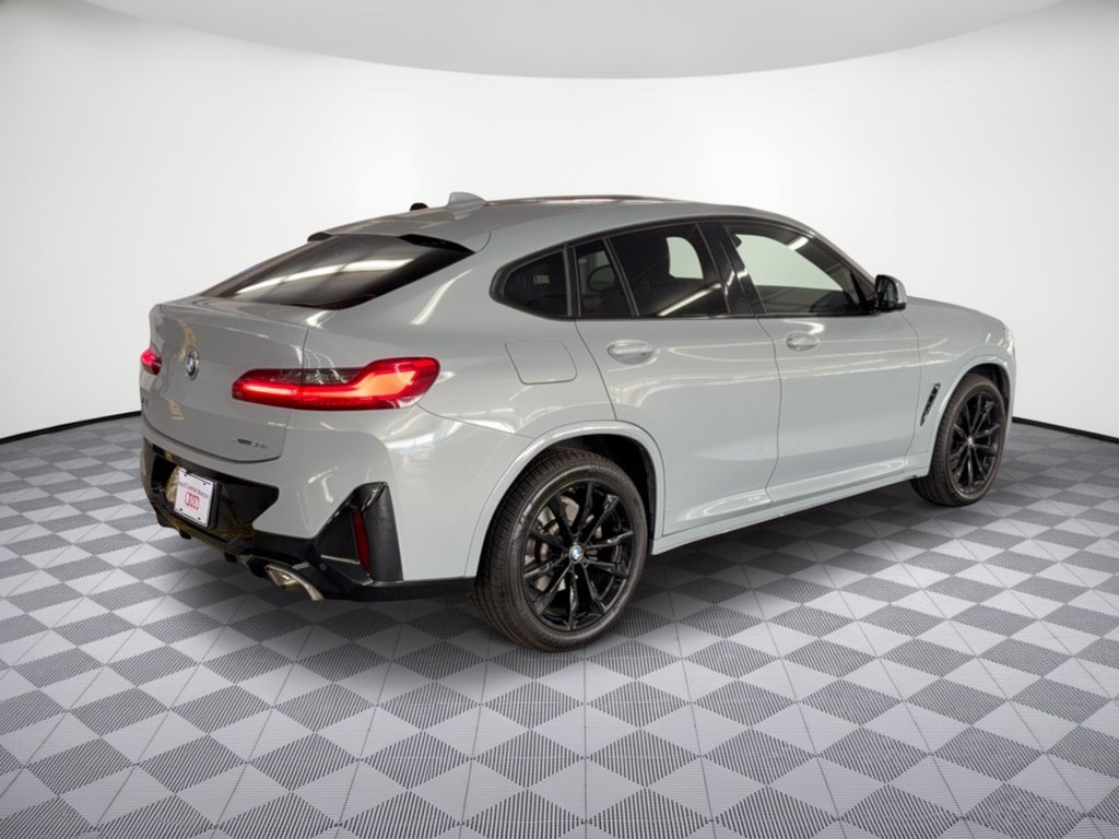 Used 2022 BMW X4 xDrive30i w/ M Sport Package AWD/4WD image 9