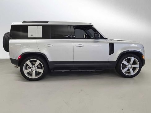 Used 2024 Land Rover Defender 110 SE image 6