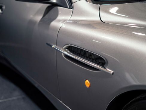 Used 2003 Aston Martin Vanquish RWD image 44