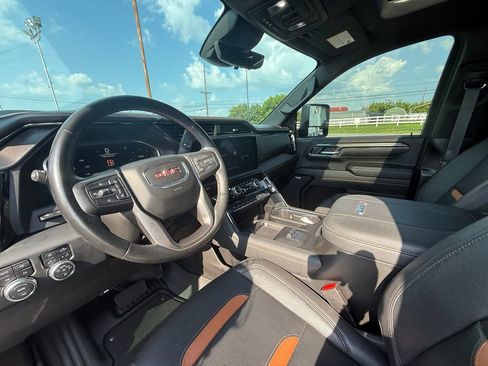 Used 2024 GMC Sierra 2500 AT4 w/ AT4 Premium Plus Package AWD/4WD image 14