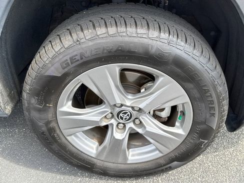 Used 2022 Toyota RAV4 XLE image 12