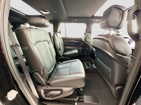 New 2026 Jeep Grand Wagoneer Summit w/ Premium Group III image 29