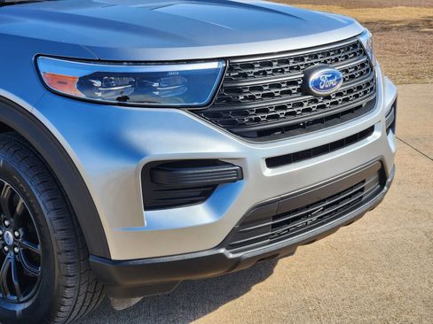 Used 2020 Ford Explorer Base image 12
