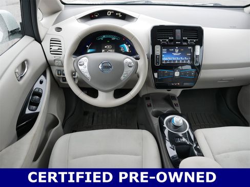 Used 2017 Nissan Leaf SV image 16