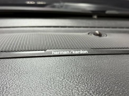 Used 2020 RAM 1500 Laramie AWD/4WD image 25