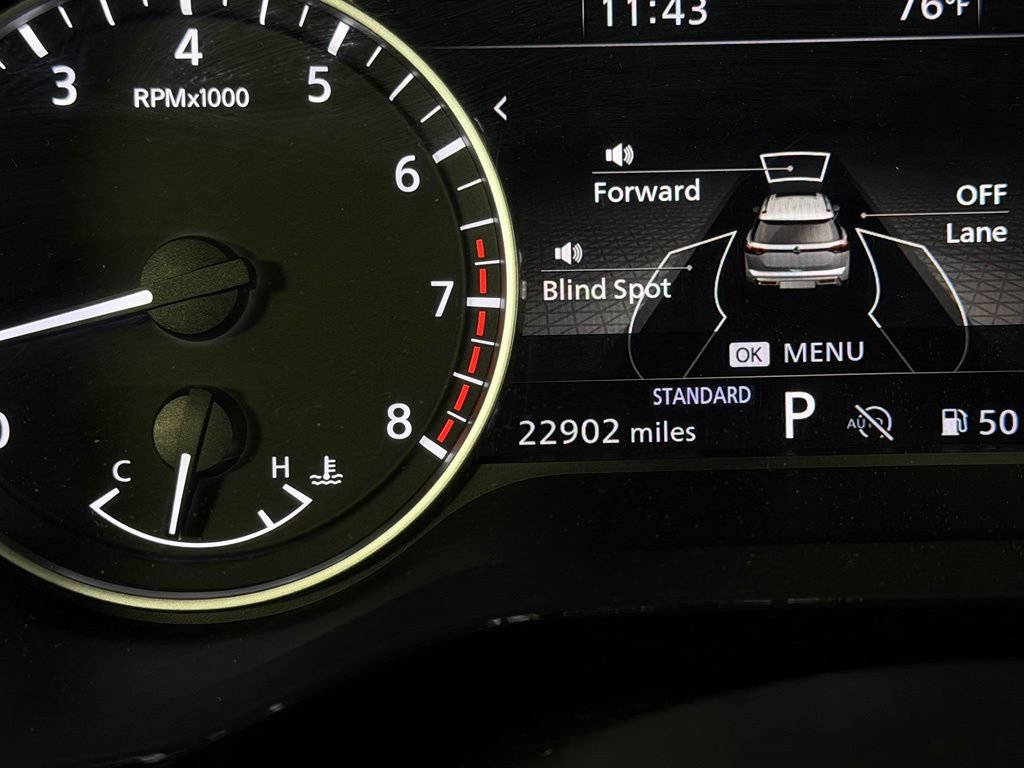 Used 2025 Nissan Pathfinder SL FWD image 15