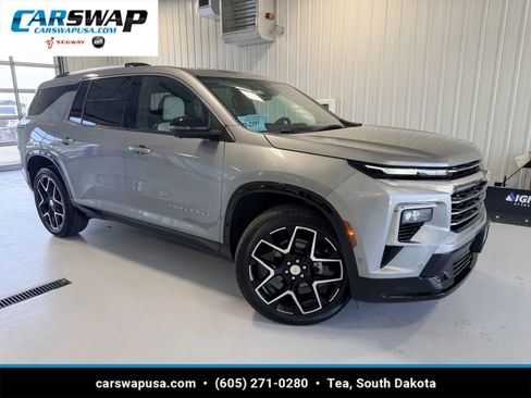 Used 2025 Chevrolet Traverse High Country w/ LPO, Cargo Package AWD/4WD image 1