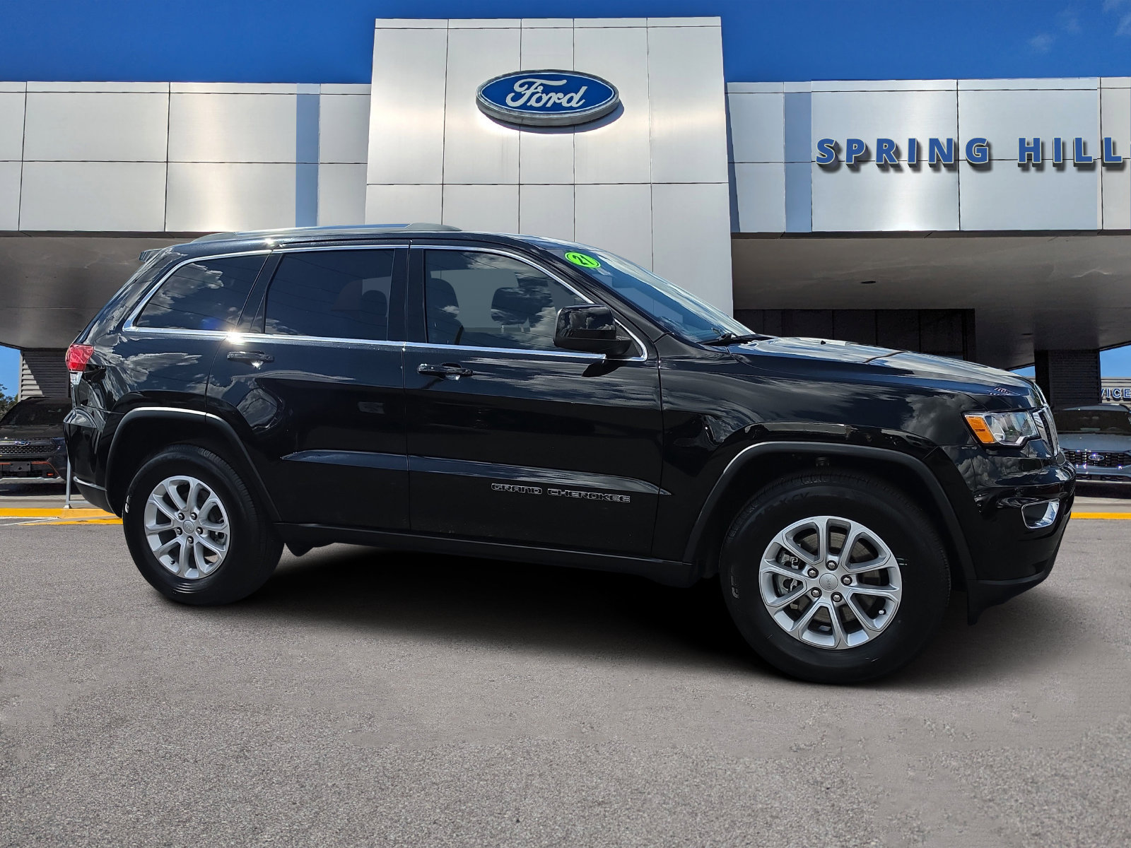 Used 2021 Jeep Grand Cherokee Laredo w/ Security & Convenience Group RWD image 1