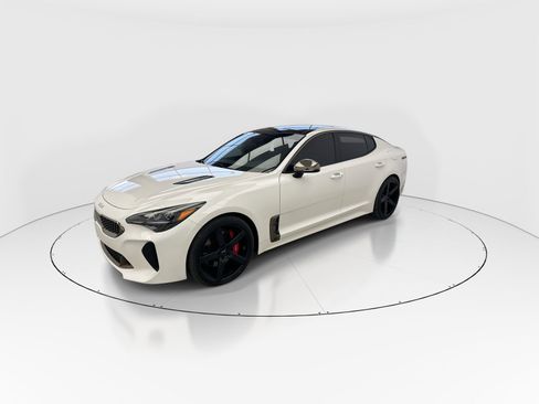 Used 2022 Kia Stinger GT1 image 4