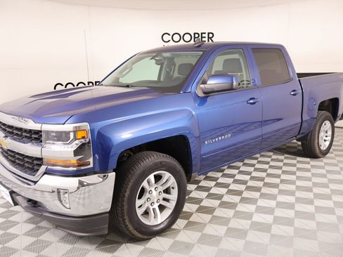 Used 2018 Chevrolet Silverado 1500 LT w/ All Star Edition image 9
