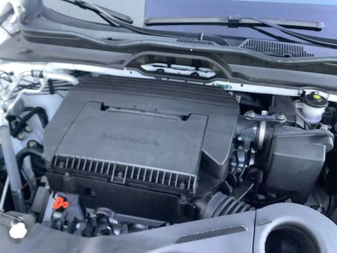 Used 2025 Honda Pilot Touring image 8