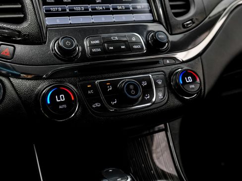 Used 2017 Chevrolet Impala Premier FWD image 32