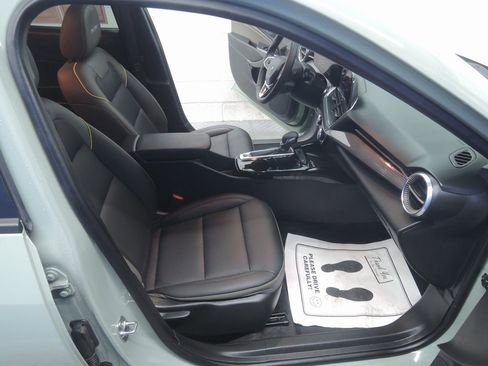 Used 2025 Chevrolet Trax ACTIV w/ Sunroof Package image 33