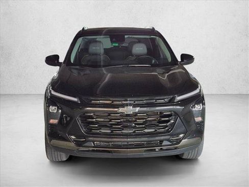 Used 2024 Chevrolet Trax ACTIV FWD image 2