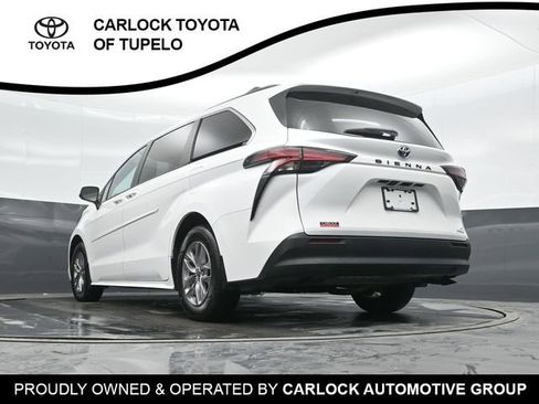 Used 2022 Toyota Sienna LE image 44