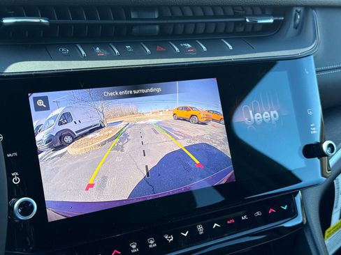 New 2026 Jeep Grand Cherokee Altitude AWD/4WD image 30