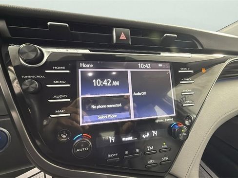 Used 2019 Toyota Camry XLE image 22