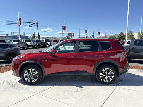 Used 2023 Nissan Rogue SV w/ SV Premium Package AWD/4WD image 2
