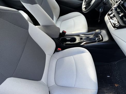 Used 2020 Toyota Corolla L image 42