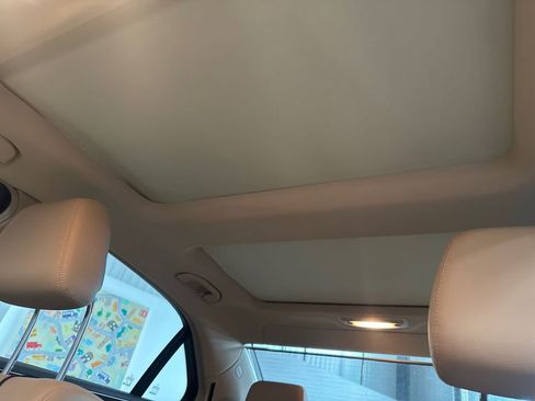 Used 2010 Mercedes-Benz E 350 4MATIC Sedan image 89