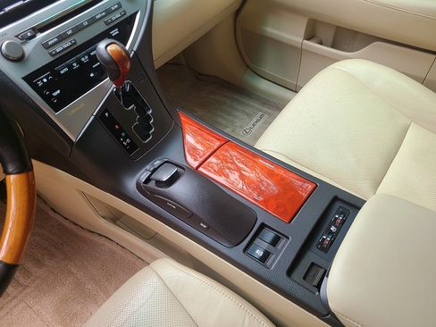 Used 2011 Lexus RX 350 2WD w/ Premium Pkg image 39