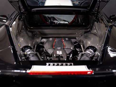 Used 2020 Ferrari 488 Pista Coupe RWD image 33