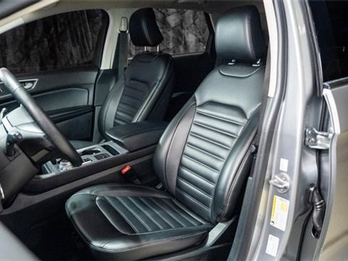 Used 2021 Ford Edge SEL image 2