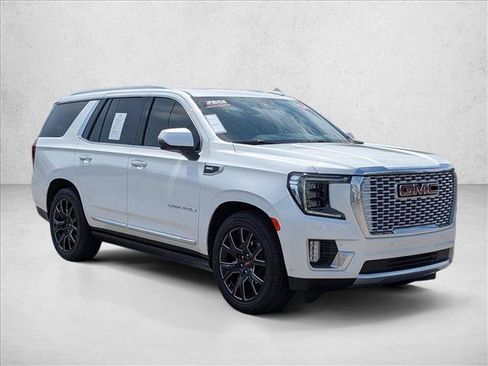 Used 2024 GMC Yukon Denali w/ Advanced Technology Package AWD/4WD image 3