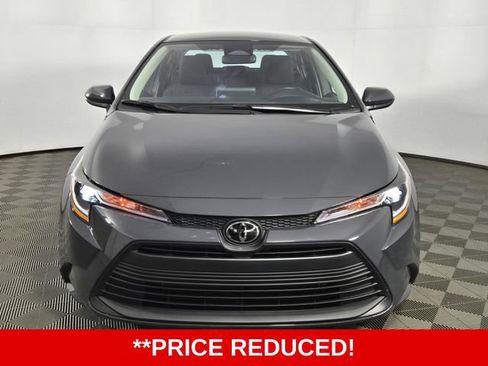 Used 2025 Toyota Corolla LE FWD image 2