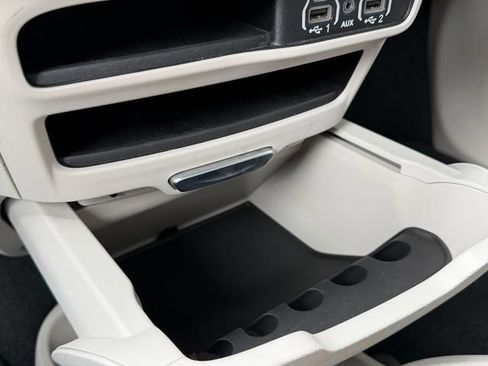 Used 2024 Chrysler Pacifica Touring-L FWD image 21