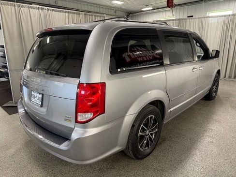 Used 2017 Dodge Grand Caravan GT FWD image 4