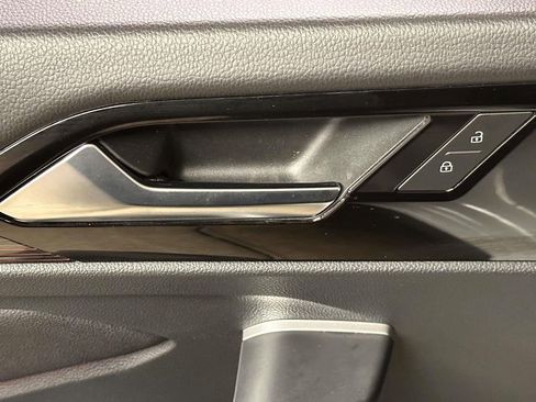 Used 2024 Volkswagen Jetta GLI Autobahn image 11