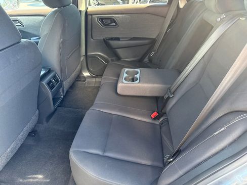 Used 2023 Nissan Rogue S image 15