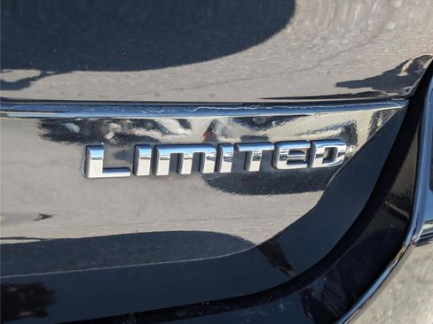 Used 2022 Jeep Grand Cherokee L Limited AWD/4WD image 10