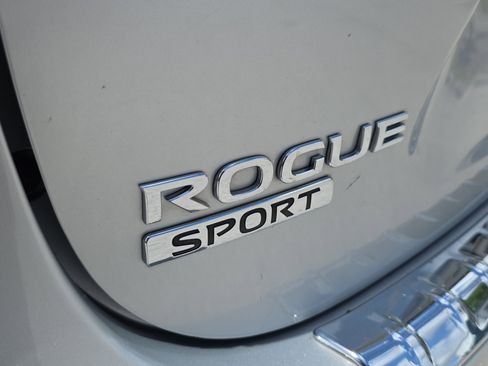 Used 2022 Nissan Rogue Sport SV w/ Technology Package AWD/4WD image 10