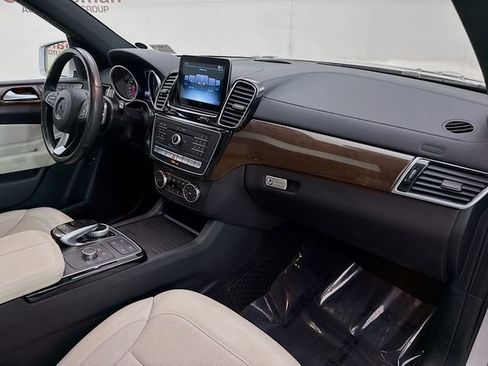 Used 2017 Mercedes-Benz GLS 450 4MATIC image 31