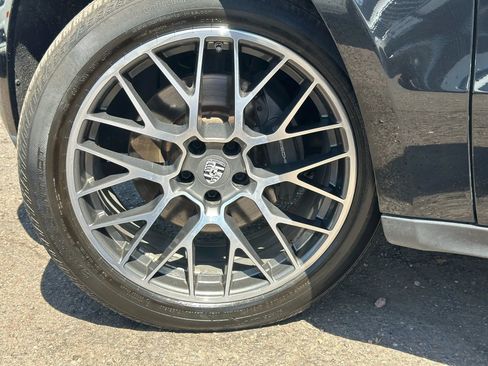 Used 2018 Porsche Macan image 11