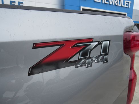 Used 2024 Chevrolet Silverado 1500 LTZ AWD/4WD image 11