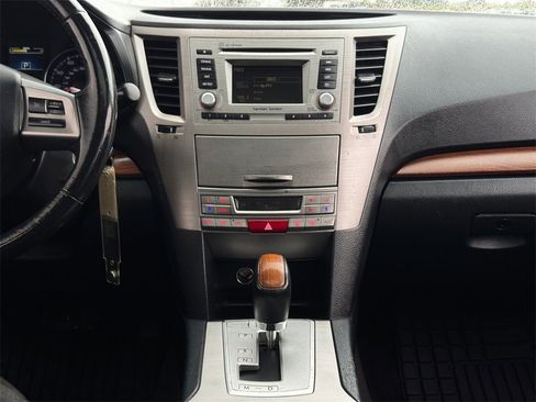 Used 2013 Subaru Outback 2.5i Limited w/ Moonroof Pkg image 17