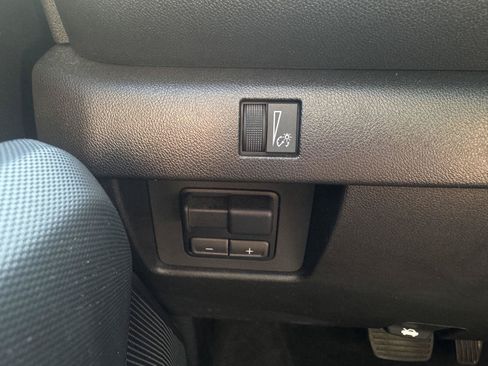 Used 2025 Chevrolet Colorado Trail Boss AWD/4WD image 18