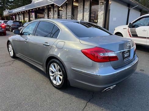 Used 2013 Hyundai Genesis 3.8 image 3